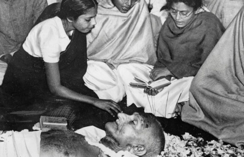 At What Age Mahatma Gandhi Died Gandhis 1948 Assassination Shocked The World Daily 5 Tech Tips 8500